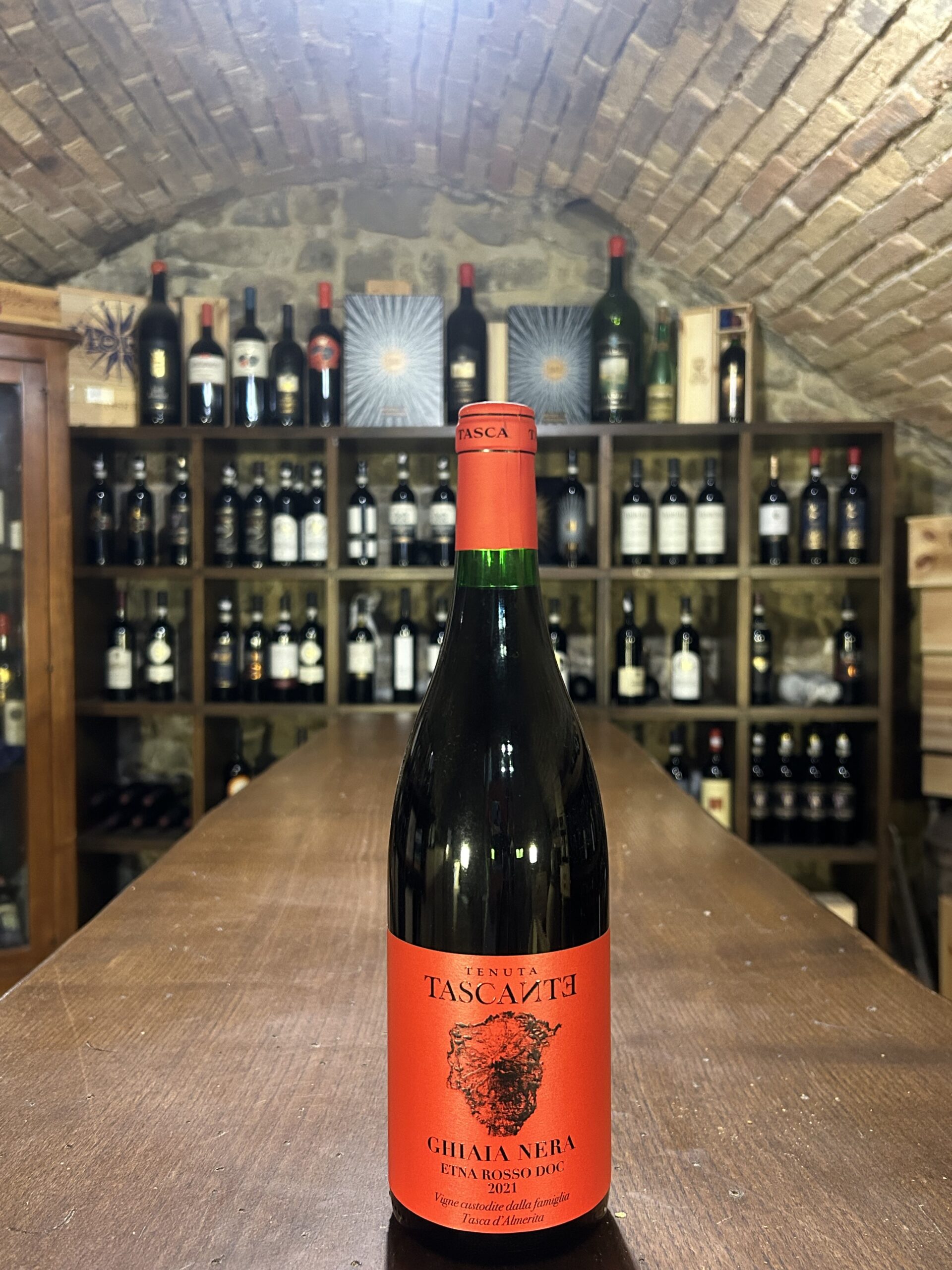 ETNA ROSSO TASCANTE GHIAIA NERA 2021